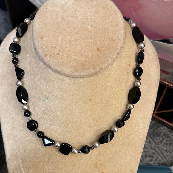 Jewelry - Elegant Black onyx and pearl Beaded Necklace